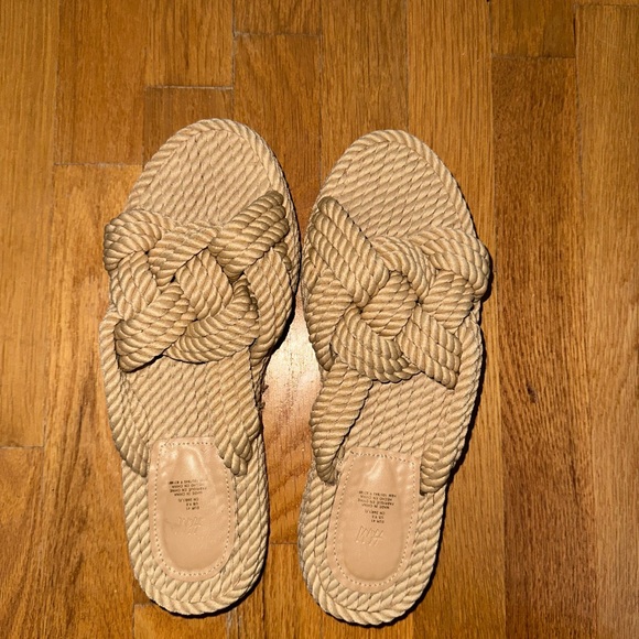 H&M Knot Rope Slides - Picture 2 of 5